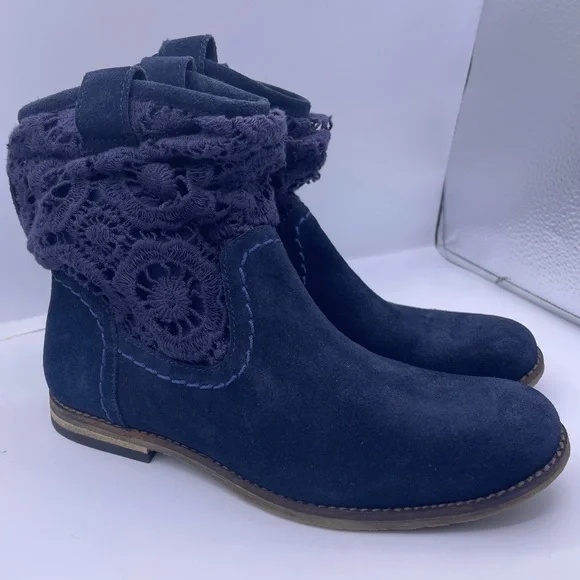 The Sak suede pull-on blue booties crochet stitching detail women Size 6 - Picture 9 of 11